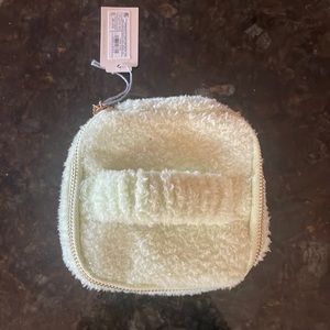 Accessories travel bag